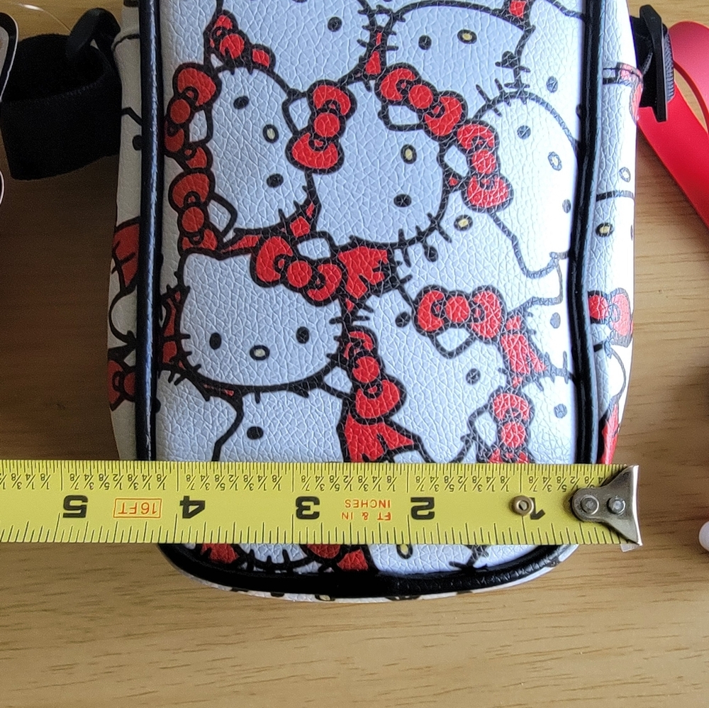 Hello Kitty Phone Crossbody Bag And Hello Kitty Keychain - Picture 8 of 9